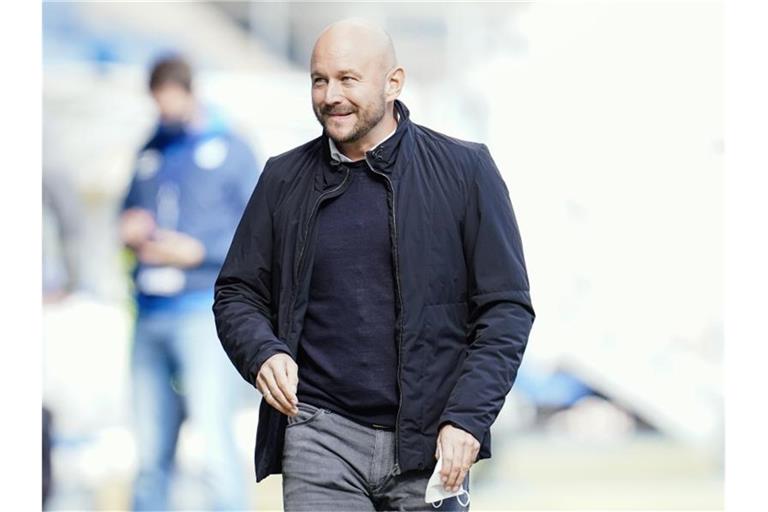 Alexander Rosen, Hoffenheims Direktor, kommt ins Stadion. Foto: Uwe Anspach/dpa/Archiv