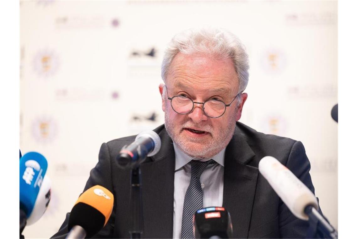 Heidelberger Amoklauf: Motiv noch immer unklar Alexander Schwarz spricht während einer Pressekonferenz zum Amok-Lauf in Heidelberg. Foto: Sebastian Gollnow/dpa/Archivbild