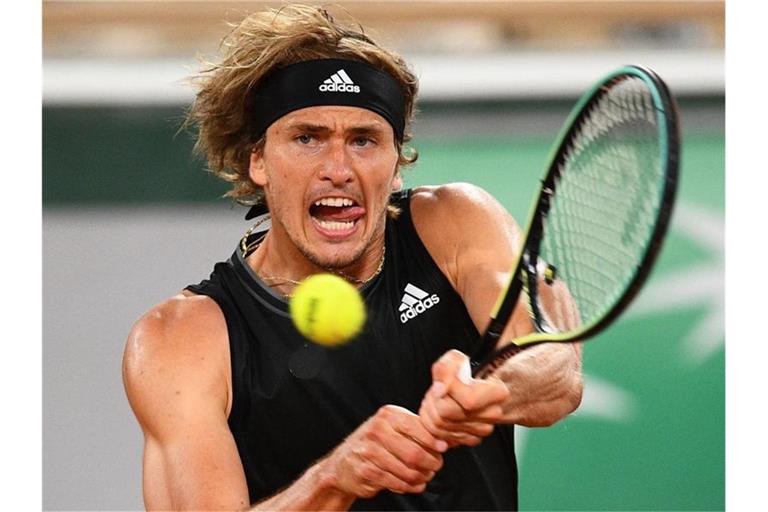 Alexander Zverev darf bei den French Open am Abend spielen. Foto: Christophe Archambault/AFP/dpa