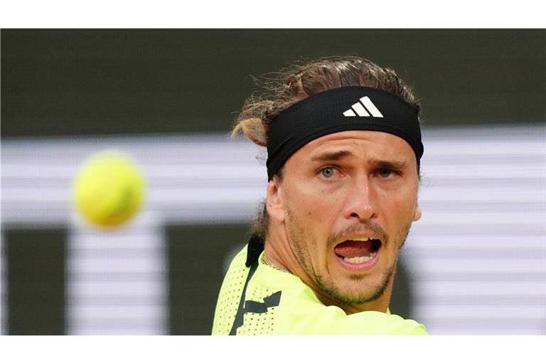 Alexander Zverev fliegt in Paris im Viertelfinale raus.