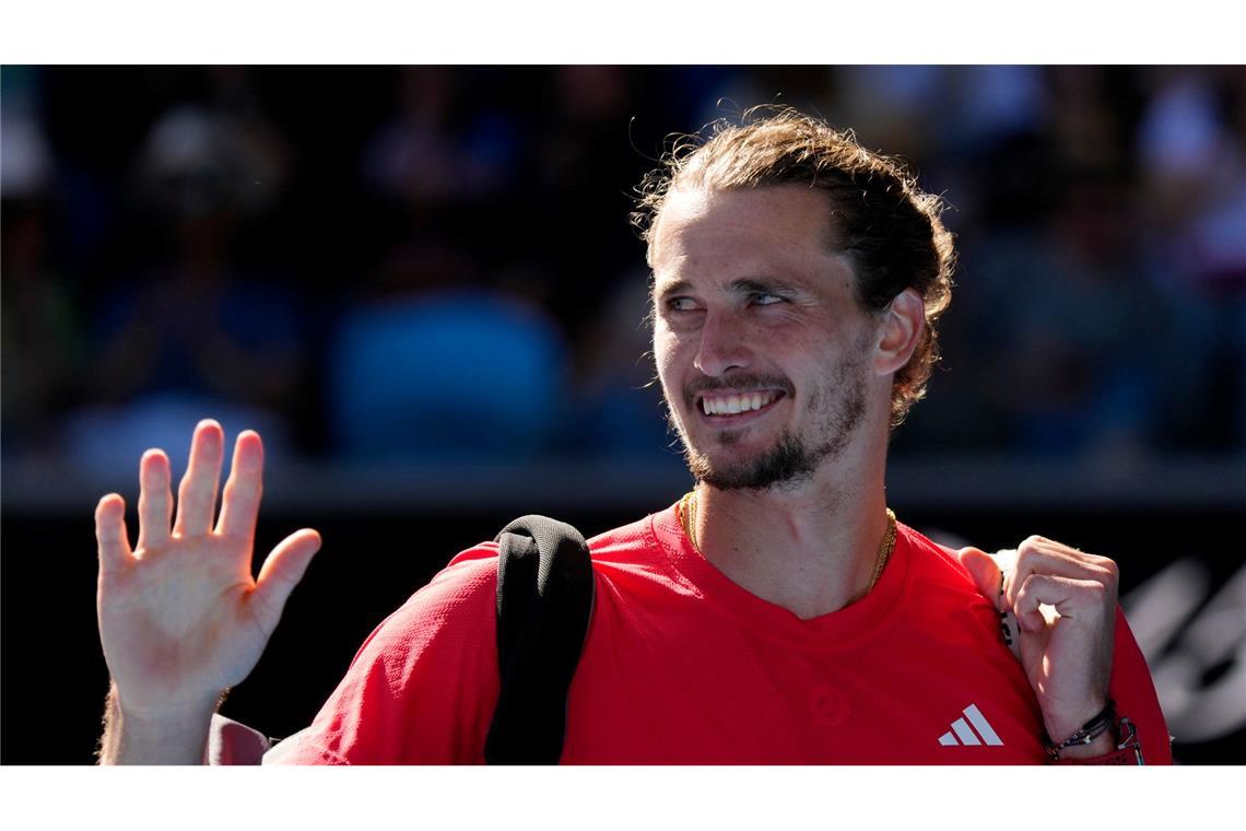 Shirt ausziehen: Fans bringen Sieger Zverev in Verlegenheit Alexander Zverev hatte nach seinem Drittrundensieg viel zu lachen
