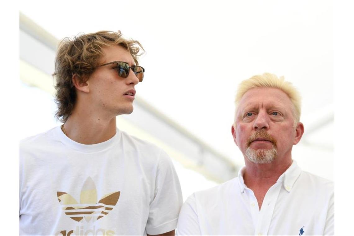 Alexander Zverev (l) möchte ein Trainer-Engagement von Boris Becker nicht ausschließen. Foto: Dan Peled/AAP/dpa