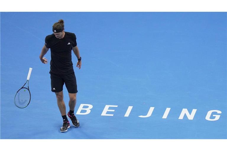 Alexander Zverev ließ seinen Frust am Schläger aus.
