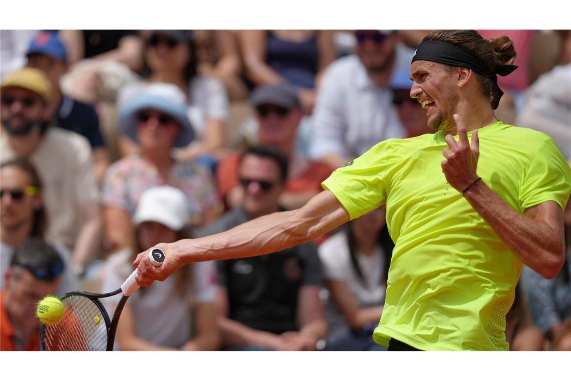 Schwacher Start, dann Steigerung: Zverev in Runde drei Alexander Zverev musste in Paris nur zu Beginn ein bisschen zittern.