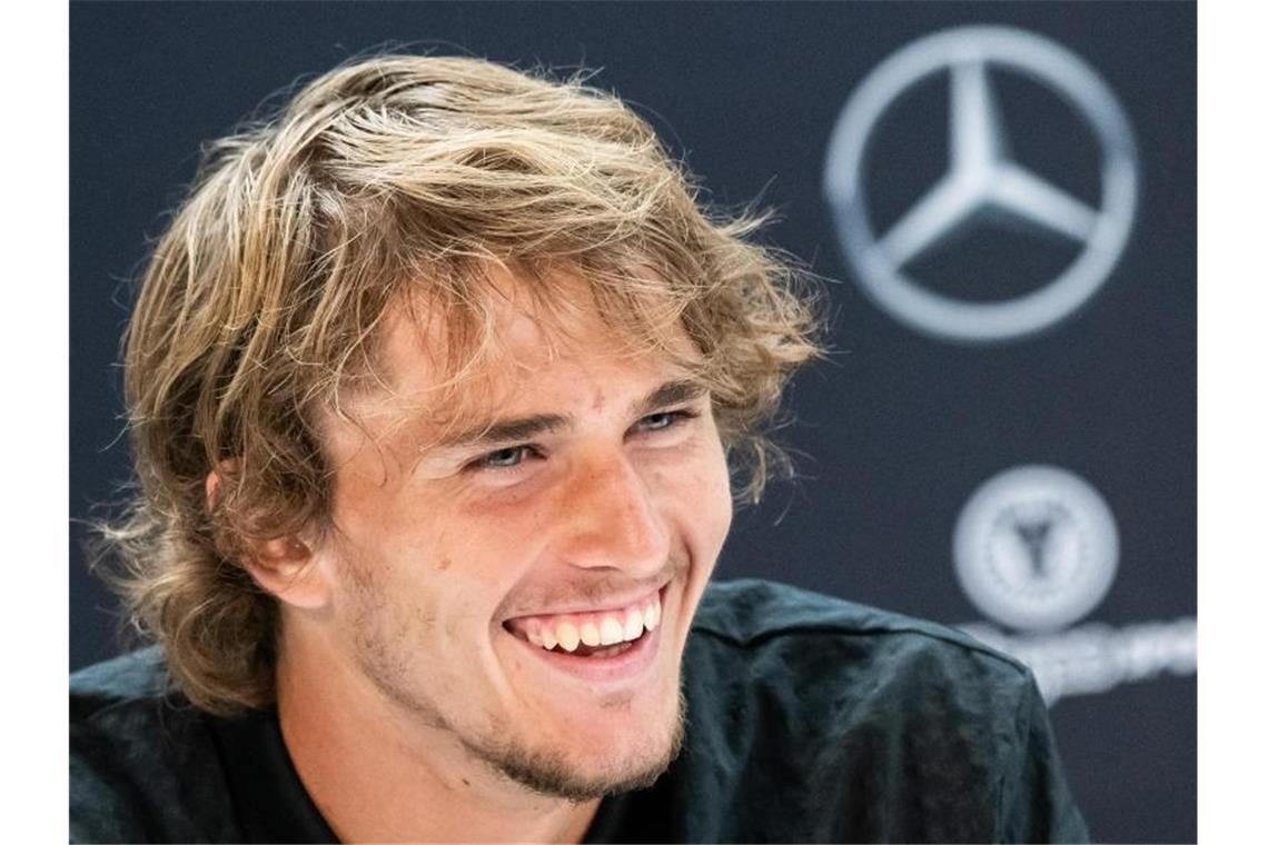 Alexander Zverev nimmt an einer Pressekonferenz teil. Foto: Silas Stein