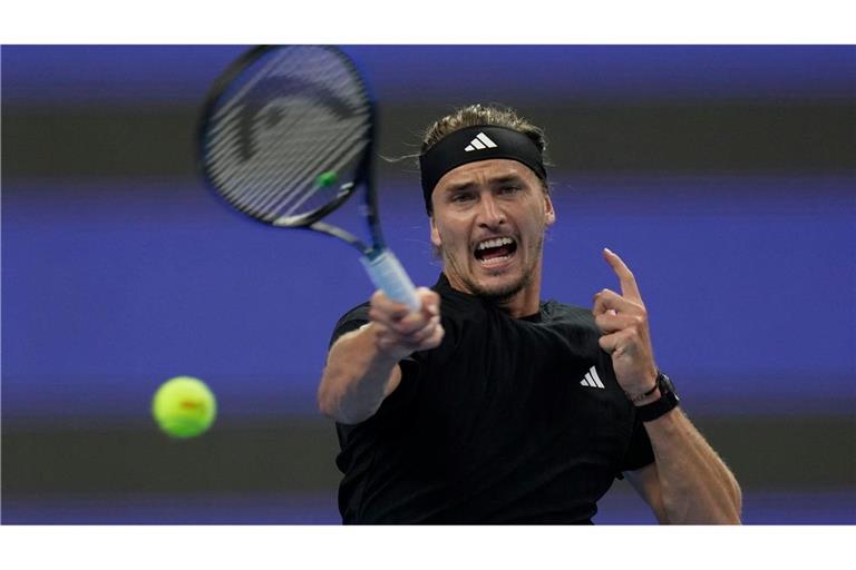 Alexander Zverev schafft es mit einiger Mühe in die nächste Runde von Shanghai.