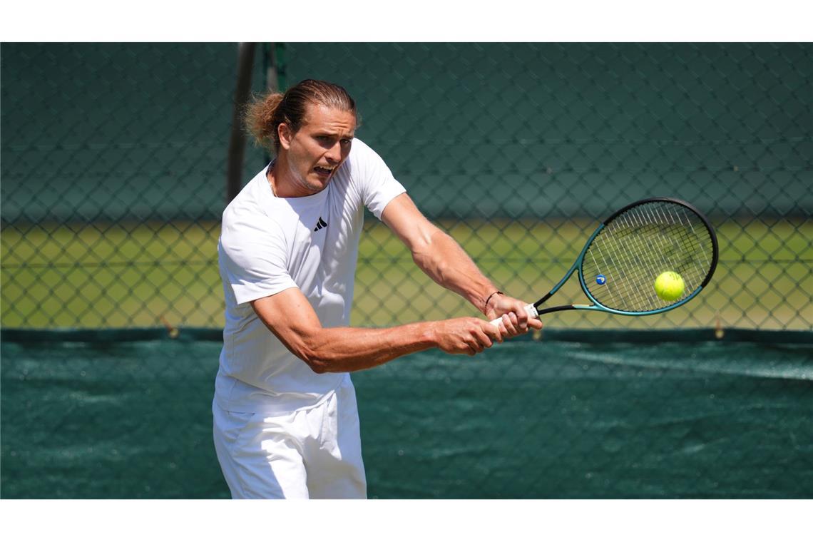 Wimbledon-Auslosung: Zverev landet in Alcaraz-Hälfte Alexander Zverev schuftet im Training für Wimbledon.