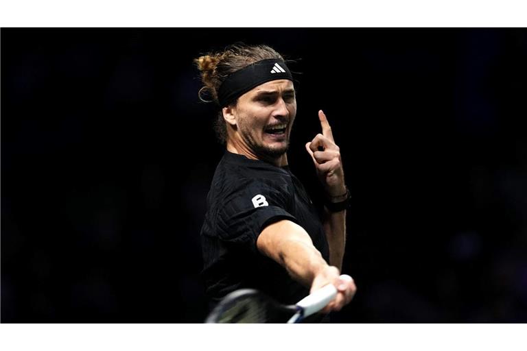 Zverev beißt sich durch: Einzug ins Achtelfinale von Paris Alexander Zverev tat sich in seinem Auftaktmatch in Paris schwer.