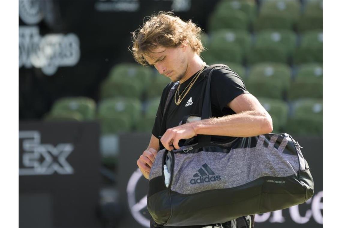 Stuttgarts Tennis-Veranstalter noch ohne Vertrag mit Zverev Alexander Zverev verlässt nach einem Match den Court. Foto: Silas Stein