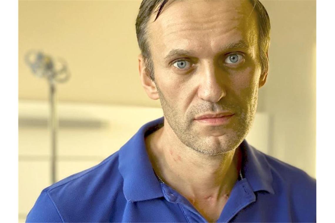 Kremlkritiker Nawalny aus Charité entlassen Alexej Nawalny will eigenen Angaben zufolge mit Hilfe von Spezialisten wieder zu Kräften kommen. Foto: Uncredited/navalny/Instagram/AP/dpa