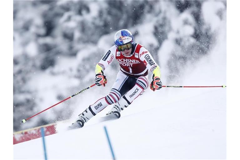 Alexis Pinturault beim Riesenslalom in Lenzerheide in Aktion. Foto: Gabriele Facciotti/AP/dpa