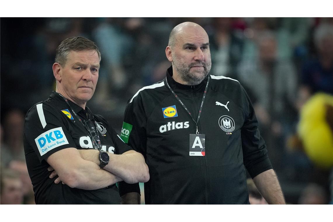 Rumpelsieg als WM-Warnschuss: "Kein schlechtes Omen" Alfred Gislason (l.) wäre gerne mit einem besseren Gefühl nach Dänemark gereist.