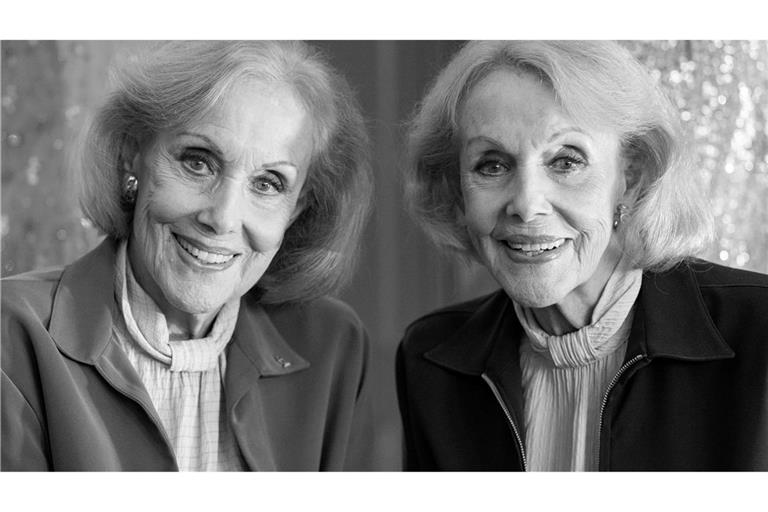 Alice (l.) und Ellen Kessler wurden als Sängerinnen und Tänzerinnen international berühmt. (Archivbild)