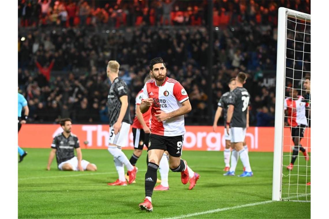 Union verliert in Rotterdam - Bitteres 1:3 bei Feyenoord Alireza Jahanbakhsh (M) brachte die Gastgeber beim Sieg über Union bereits früh in Führung. Foto: Matthias Koch/dpa