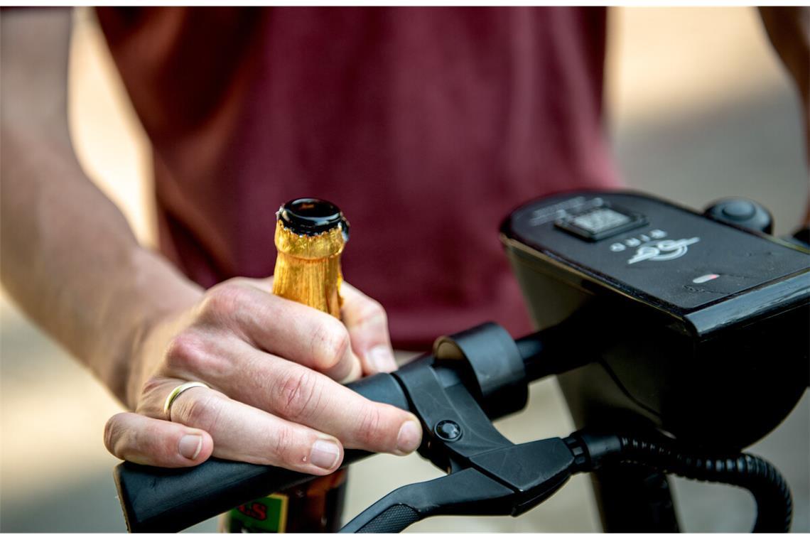 E-Scooter-Unfälle lassen nicht nach Alkohol und E-Scooter sind in der Kombination gefährlich. (Symbolbild)