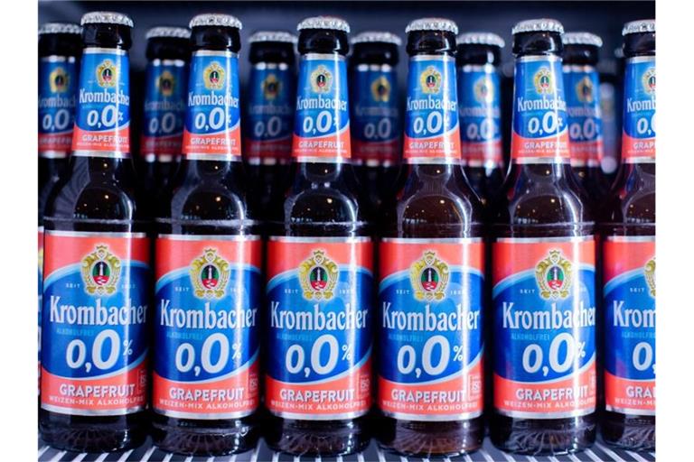 Alkoholfreies Bier und Softdrinks waren gefragter als reguläres Bier. Foto: Rolf Vennenbernd/dpa