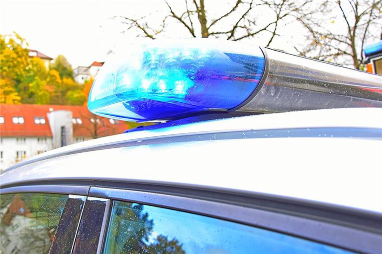 Alle Bewohner konnten aus dem Haus gerettet werden. Symbolfoto: Tobias Sellmaier