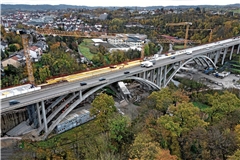 Alle Gründungselemente, Kämpfer, Widerlager und Pfeiler sowie alle vier Bögen des Viadukts sind fertiggestellt. Foto: Alexander Becher