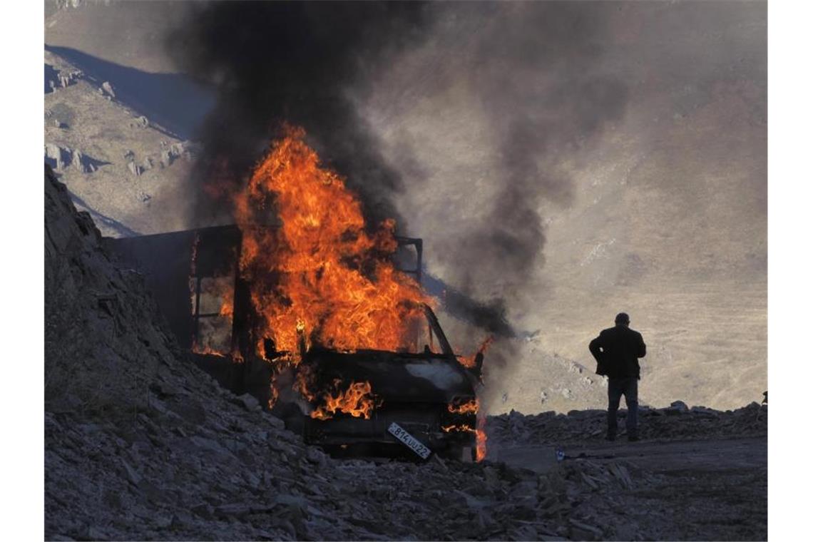 Protest in Armenien gegen Abkommen zu Berg-Karabach Alle Kampfhandlungen sollen in der Südkaukasus-Region Berg-Karabach eingestellt werden. Foto: ---/AP/dpa