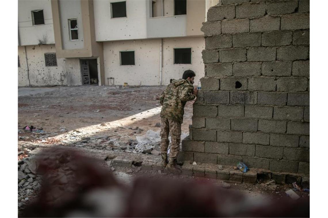 EU verhängt Sanktionen wegen Verstößen gegen Libyen-Embargo Alle Versuche, in dem Konflikt in Libyen zu vermitteln, blieben bisher erfolglos - auch eine Libyen-Konferenz in Berlin im Januar. Foto: Amru Salahuddien/XinHua/dpa