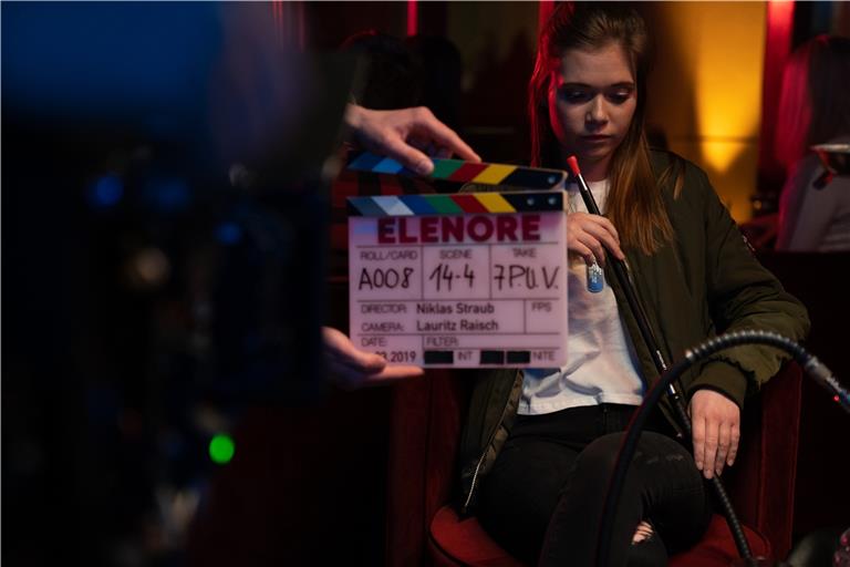 Alles im Kasten: Der Film dreier Studenten über Elenore (gespielt von Farina Flebbe), ein Opfer der sogenannten Loverboy-Masche, ist nach vielen Monaten Arbeit fertiggestellt. Regie führte der Backnanger Niklas Straub. Foto: E. Halbherr