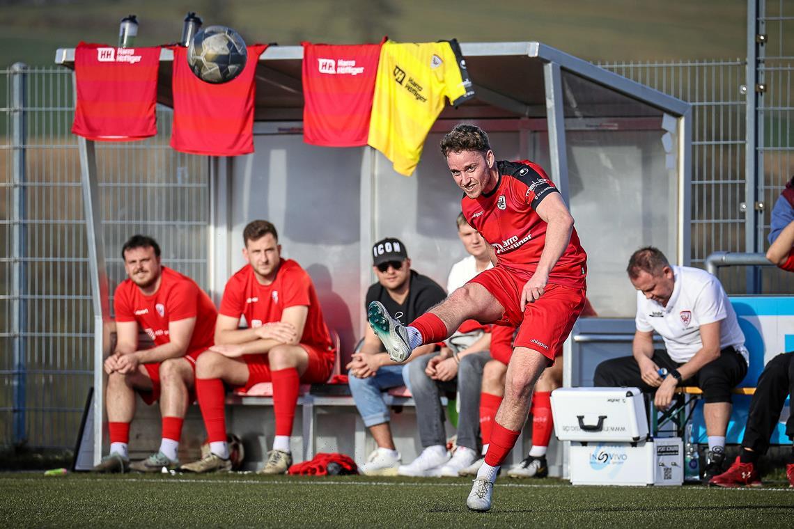 Allmersbachs Mittelfeldspieler Marius Gebhardt glänzt häufig als Vorbereiter und seltener als Vollstrecker. Foto: Alexander Becher