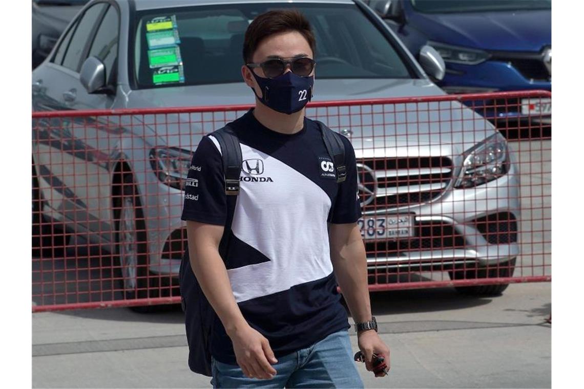 Darüber wird auch noch gesprochen im Fahrerlager von Bahrain AlphaTauri-Pilot Yuki Tsunoda misst nur 1,60 Meter. Foto: Hasan Bratic/dpa
