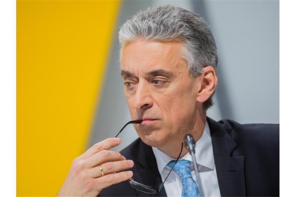 Erste deutsche Manager plädieren für CO2-Steuer Als Chef des größten europäischen Logistikkonzerns glaube er nicht, dass Klimaschutz der Wirtschaft schade, sagte Appel. Foto: Rolf Vennenbernd