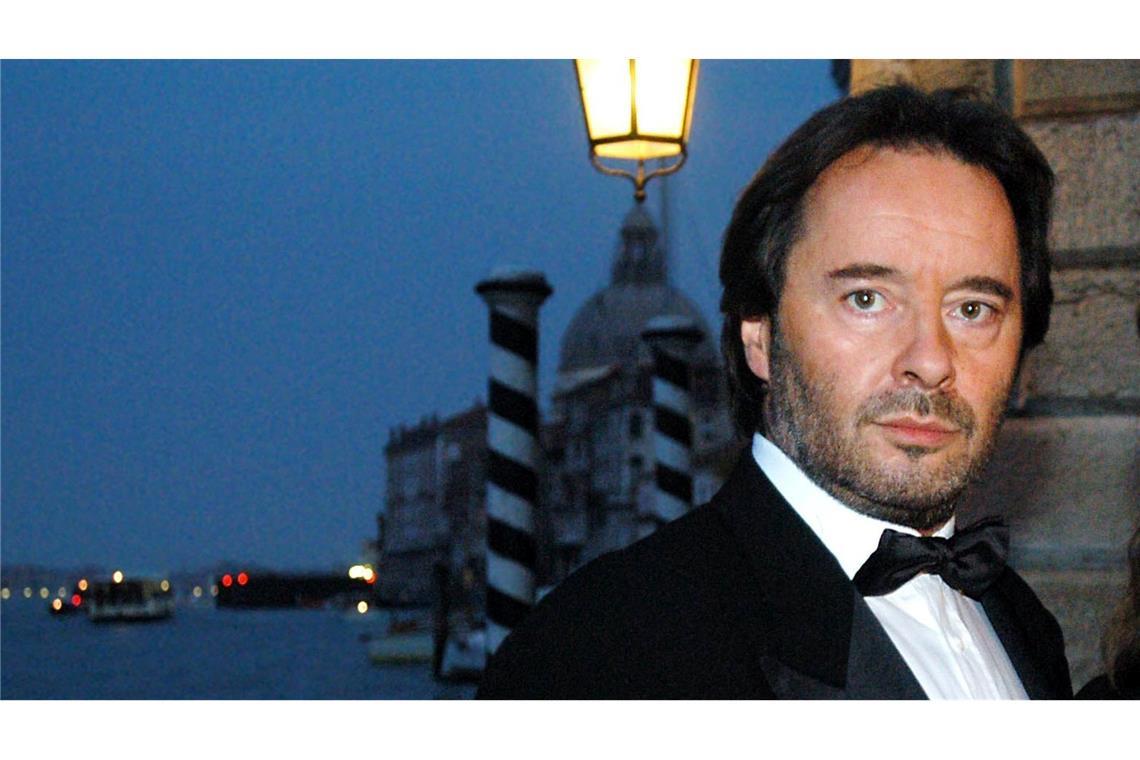 Als Commissario Brunetti löste Kockisch Kriminalfälle in der malerischen Kulisse von Venedig.