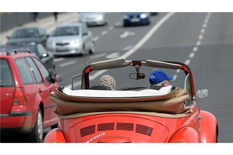Als das Käfer Cabrio gebaut wurde, hatte es Kultstatus, heute wird immer seltener zur offenen Bauweise gegriffen. (Archivbild)