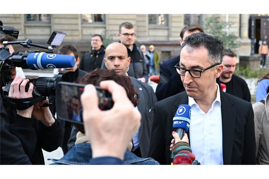 Newsblog: Cem Özdemir erklärt sich zum Wahlsieger