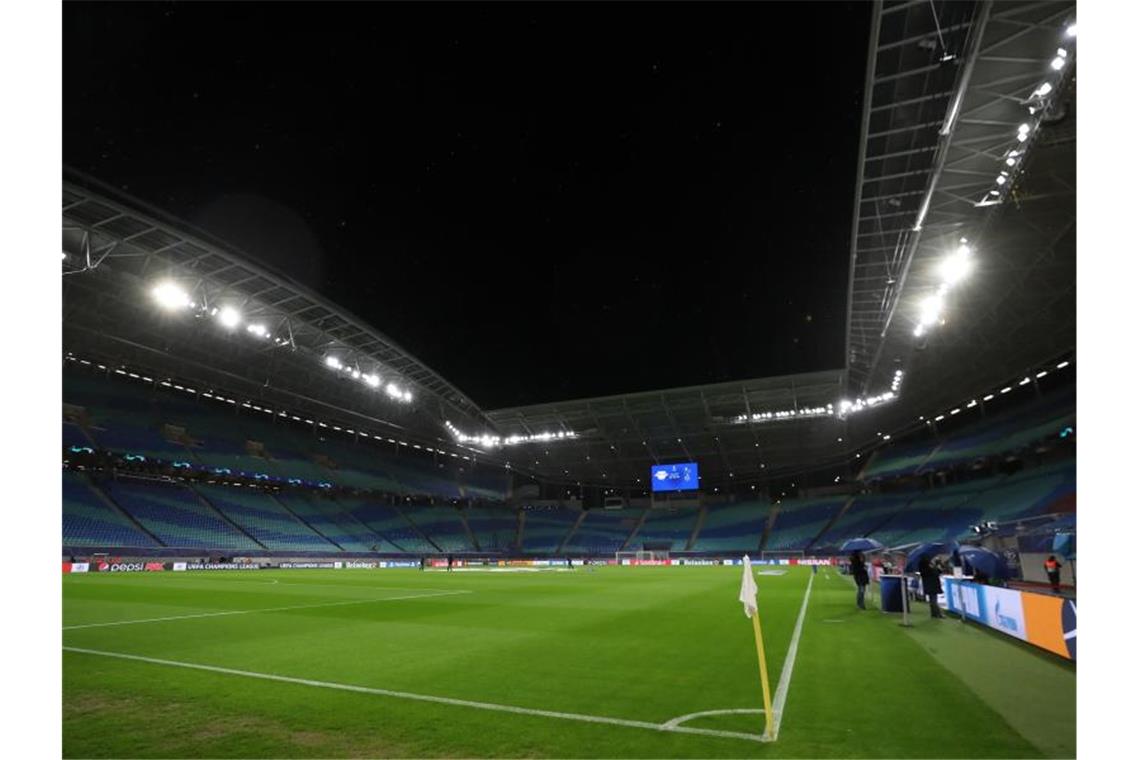 Erster Geisterspieltag - 96-Profi positiv getestet Als letzte Partie des 26. Spieltages wurde das Bundesliga-Spiel in Leipzig als Geisterspiel bestätigt. Foto: Jan Woitas/dpa-Zentralbild/dpa