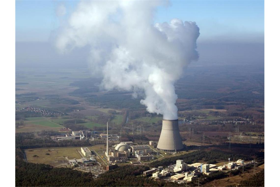 Atomkonzerne: Hohe Hürden für Laufzeitverlängerung Als letzter Meiler abgeschaltet wird unter anderem spätestens am 31. Dezember das Kraftwerk Emsland. Foto: Friso Gentsch/dpa