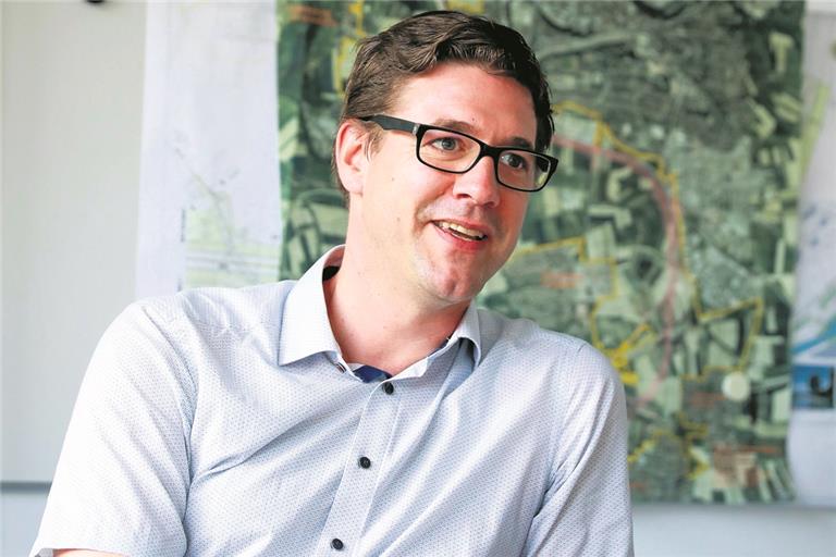 Als Stadtplaner steht Tobias Großmann vor großen Herausforderungen: Die Industriebrachen in der Stadt sollen mit neuem Leben erfüllt werden. Foto: A. Becher