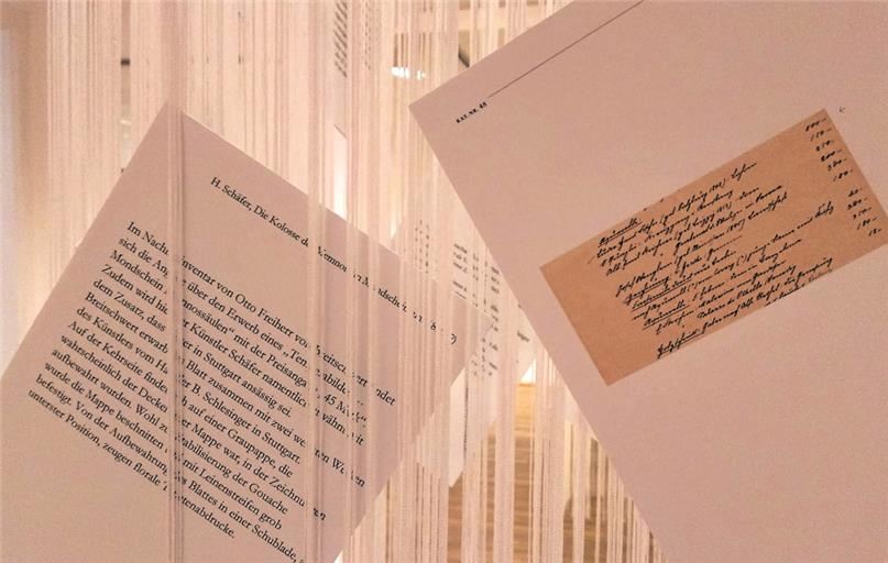 Als zweite Realität eines Kunstwerks wird die Rückseite gesehen. Den Grafiken gegenübergestellte Installationen verdeutlichen dies.Fotos: P. Wolf