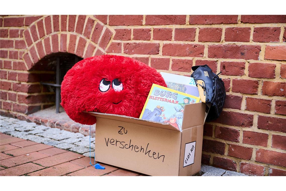 Alte Gegenstände verkaufen oder verschenken, mit denen man etwas verbindet? Viele Deutsche tun sich damit offenbar schwer. (Symbolbild)