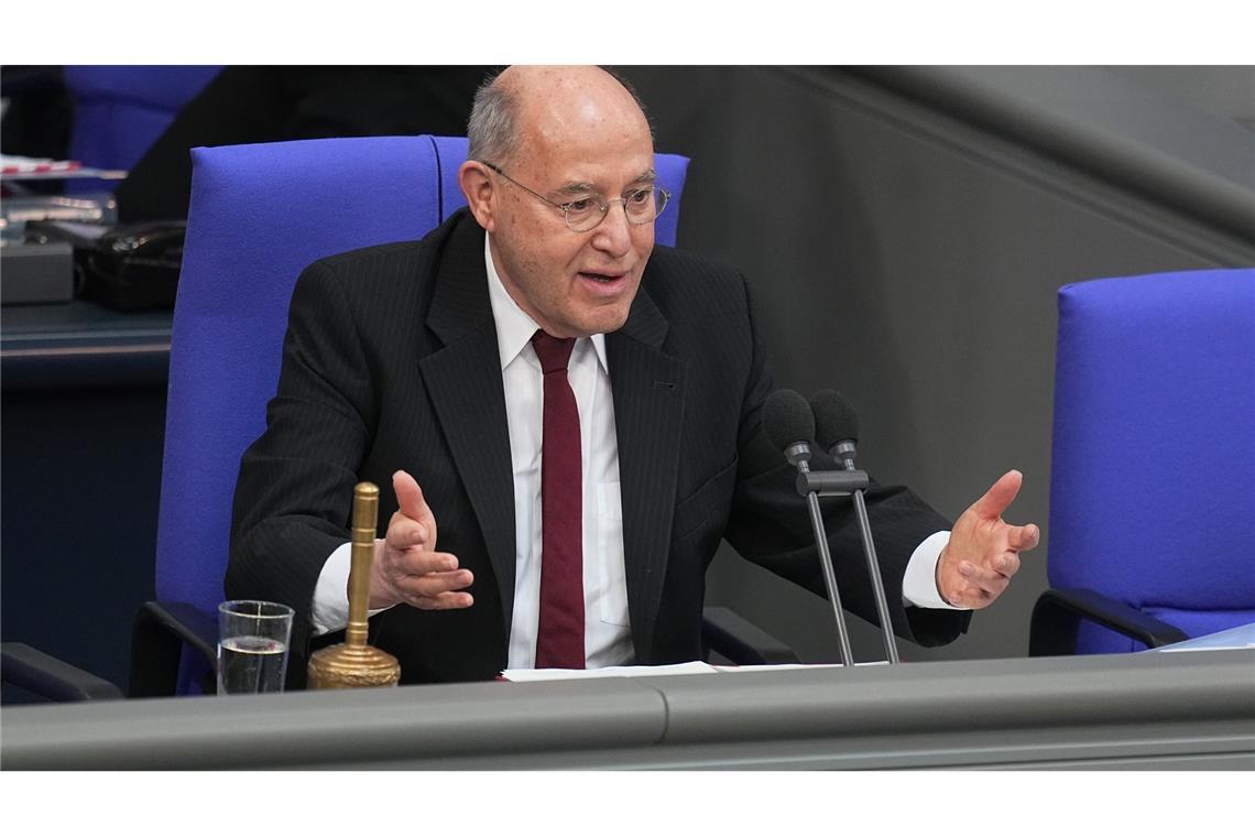 Neuer Bundestag konstituiert - alte Regierung entlassen Alterspräsident Gysi leitet die Sitzung bis zur Wahl der neuen Bundestagspräsidentin.