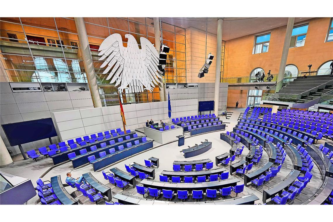 Welche Koalitionen sind nach aktuellem Stand möglich? Am 11. Februar, zwölf Tage vor der Bundestagswahl, fand im Plenarsaal des deutschen Bundestages die letzte Sitzung in alter Besetzung statt. Nach der Wahl werden die Verhältnisse neu geordnet.