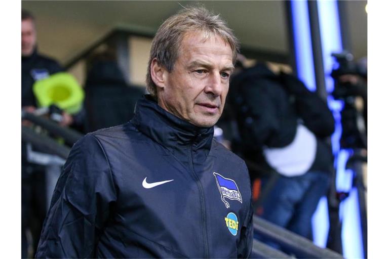 Am 13. Spieltag der Bundesliga steht das Comeback von Jürgen Klinsmann bei Hertha im Fokus des Interesses. Foto: Andreas Gora/dpa