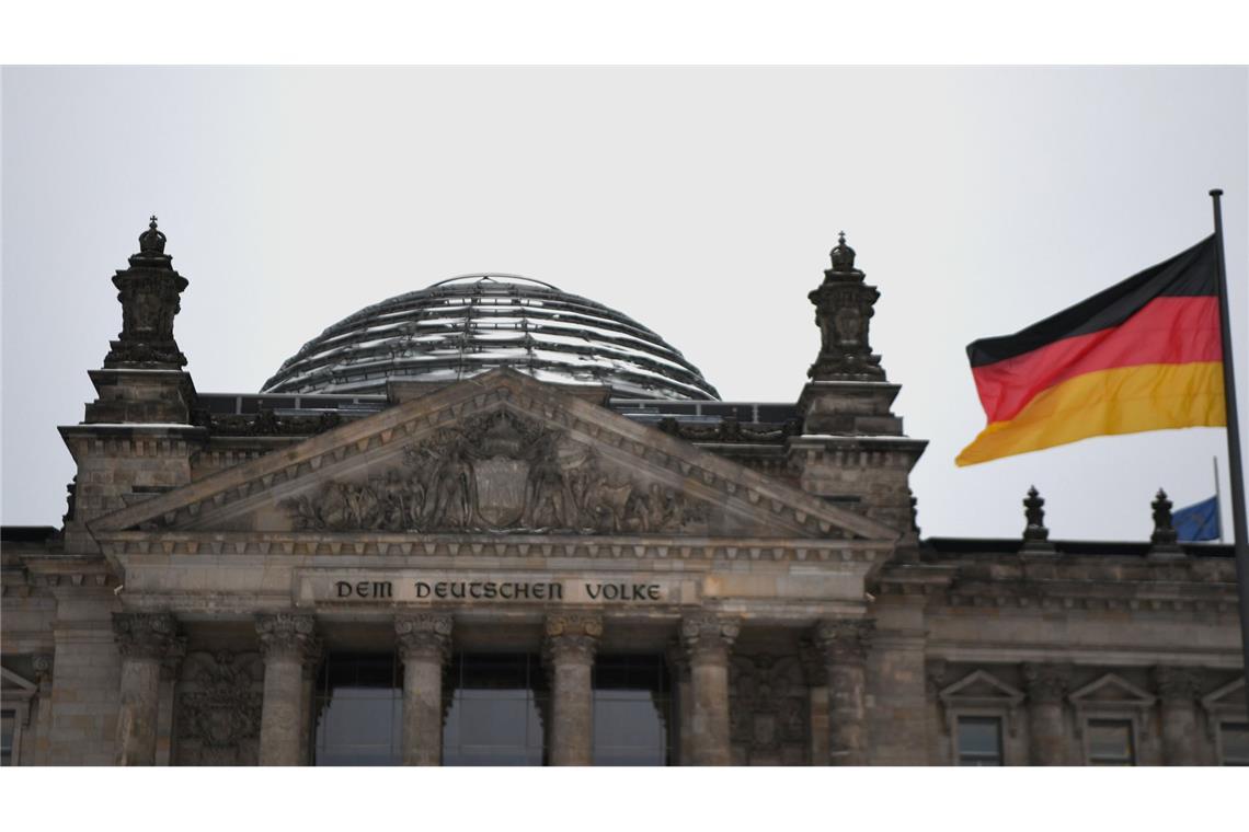 SPD verharrt auf Platz drei - leichte Zuwächse für AfD und Linke Am 23. Februar ist Bundestagswahl – der Wahlkampf geht in die heiße Phase.