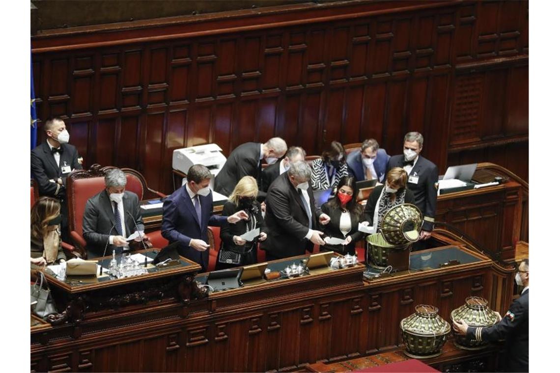 Am 24.01.22 begann in Rom die Wahl des Nachfolgers des italienischen Präsidenten Mattarella. Foto: Yara Nardi/Pool Reuters/AP/dpa
