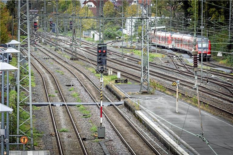 Am 29. Oktober entfielen alle Fahrten der S3 nach Backnang. Symbolfoto: Alexander Becher