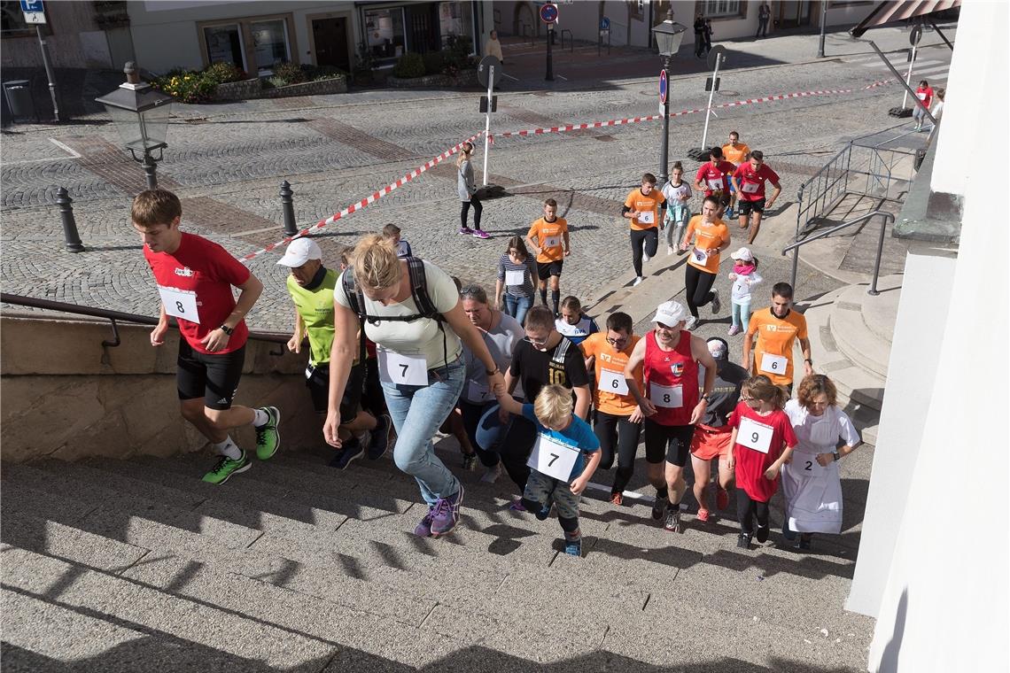 Neustart des Stäffeleslaufs nach vier Jahren Pause Am 29. September ist es wieder so weit, dann startet der siebte Burgberg-Stäffeleslauf der Lebenshilfe. Auf der Strecke müssen viele Treppen bewältigt werden. Foto: Alexander Becher