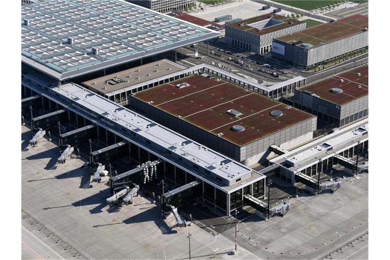Am 31. Oktober 2020 soll mit neun Jahren Verspätung der neue Hauptstadtflughafen BER eröffnen. Foto: Ralf Hirschberger/dpa-Zentralbild/dpa