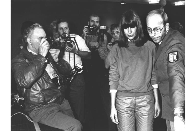 Am 6. März 1981 erschoss die Gastwirtin Marianne Bachmeier (1950-1996) in einem Lübecker Gerichtssaal den mutmaßlichen Mörder ihrer Tochter. Foto: picture alliance / dpa