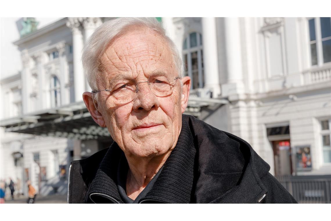 Am 7. Januar wird es eine Trauerfeier für Rolf Becker in der Dreieinigkeitskirche in St. Georg geben. (Archivfoto)