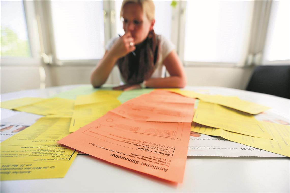 Kommunalwahlen 2024: Wer tritt an und wer hört auf? Am 9. Juni wird wieder eine Menge Papier verbraucht: Bei den Kommunalwahlen müssen sich die Wählerinnen und Wähler durch lange Listen mit Namen kämpfen. Im Backnanger Gemeinderat sind 26 Plätze zu vergeben. Archivfoto: Alexander Becher
