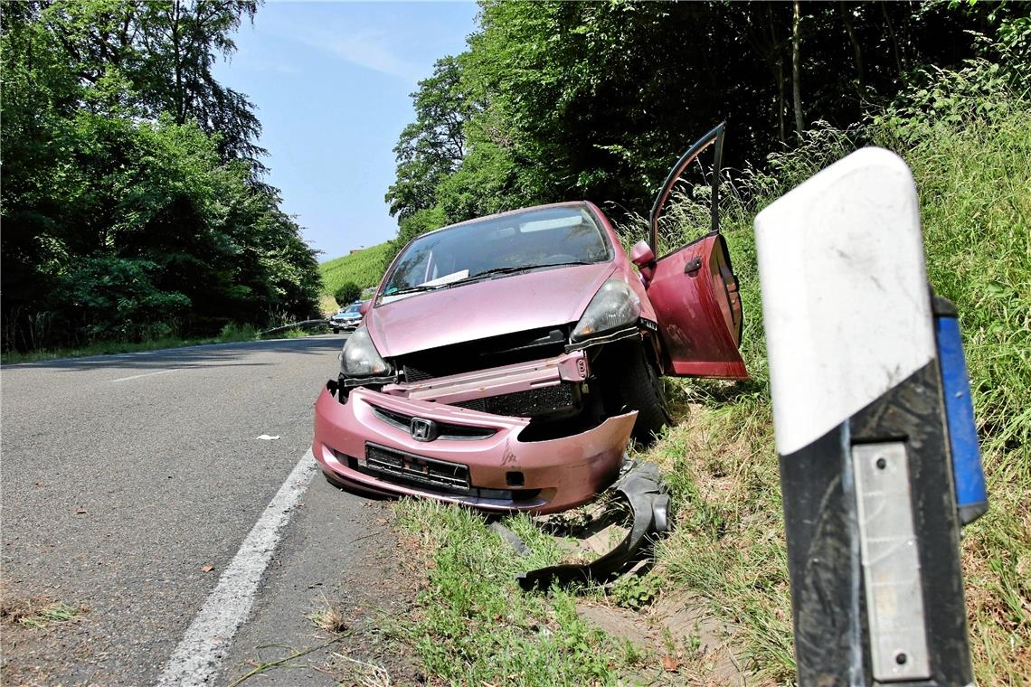 Autofahrer kommt von der Fahrbahn ab Am Auto ist ein Sachschaden in Höhe von etwa 4000 Euro Entstanden. Foto: 7aktuell.de/Kevin Lermer