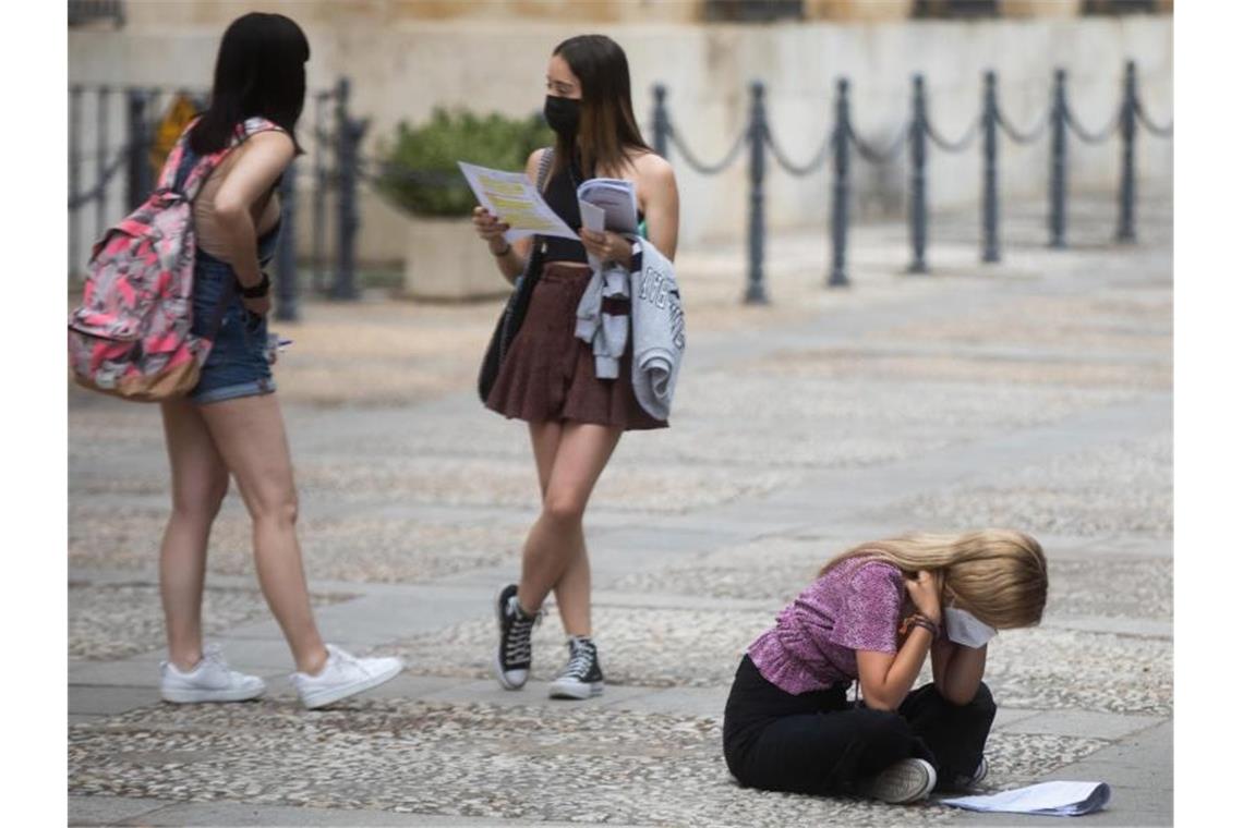 Am belastendsten empfanden fast drei Viertel der jungen Menschen das fehlende öffentliche und soziale Leben (Symbolbild). Foto: María José López/EUROPA PRESS/dpa