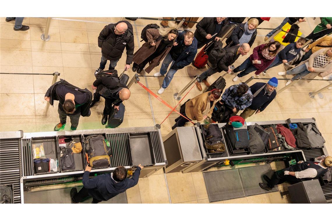 Betrieb am BER läuft wieder - Verspätung und viele Ausfälle